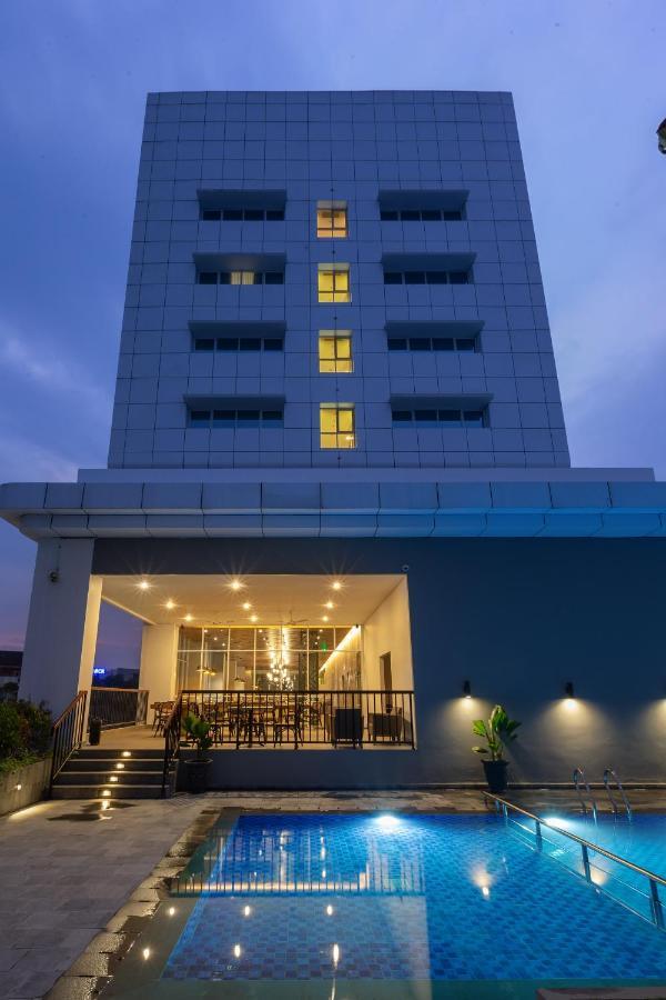 Hotel Santika Pasir Koja Bandung Buitenkant foto